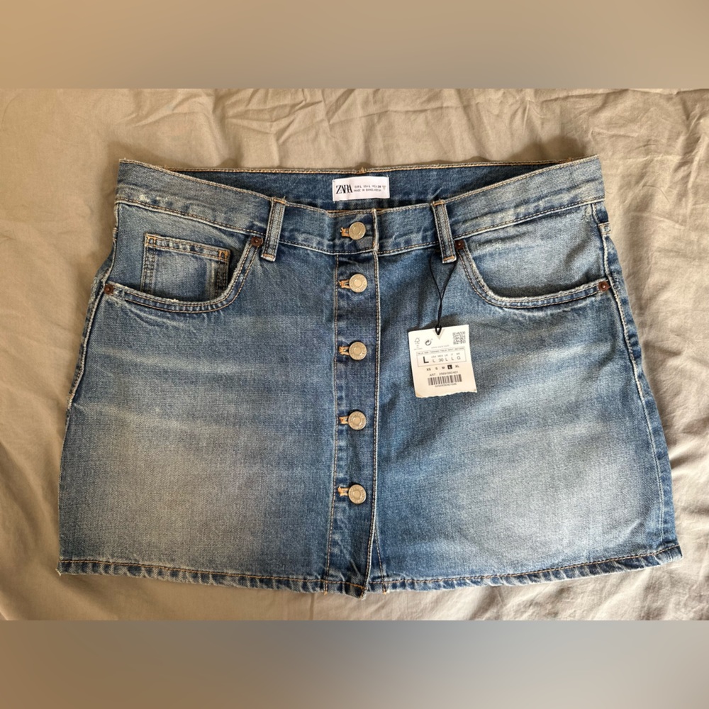 Zara Mini Skirt NWT! Size L